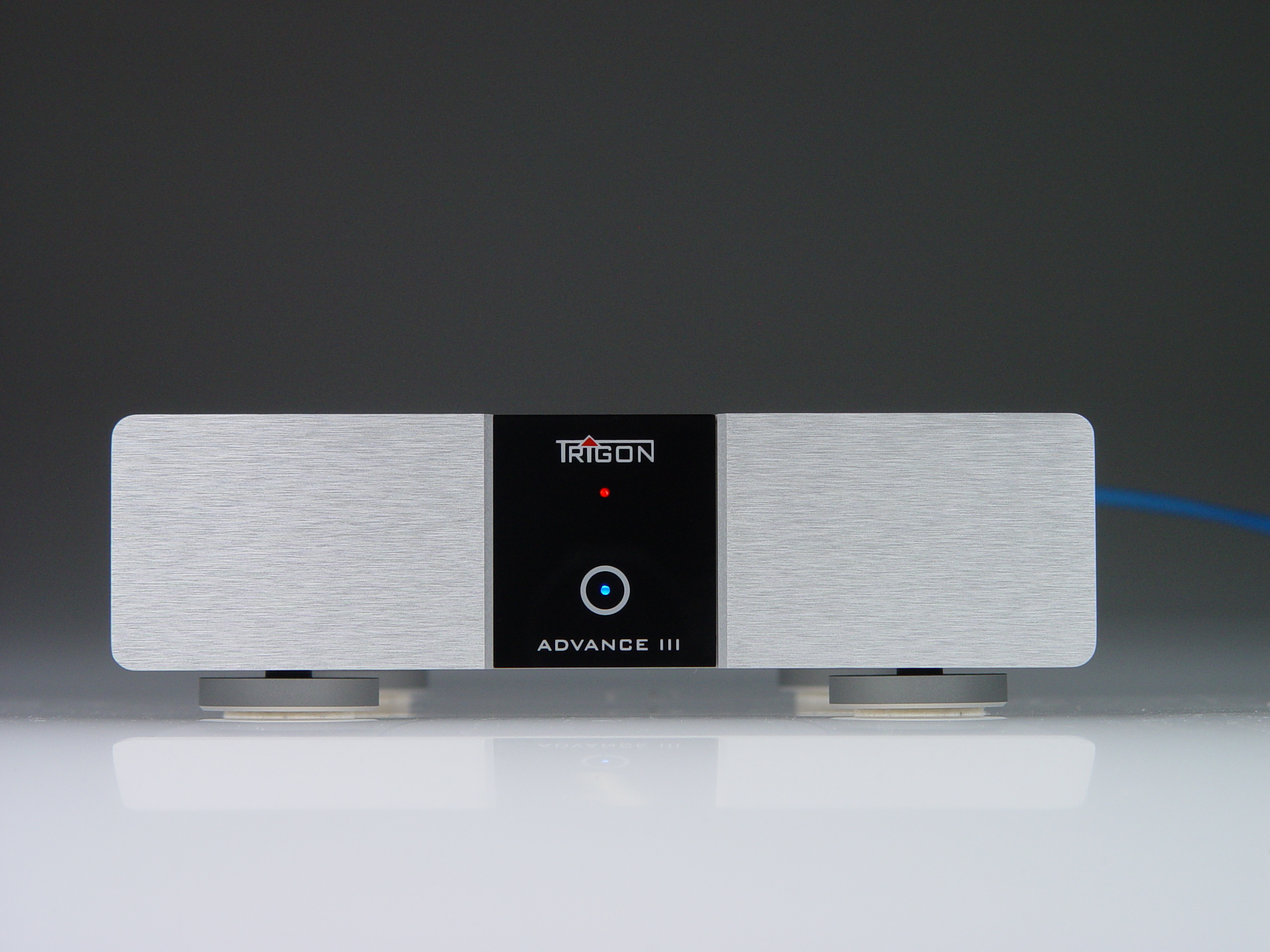 Advance III vorne silber master